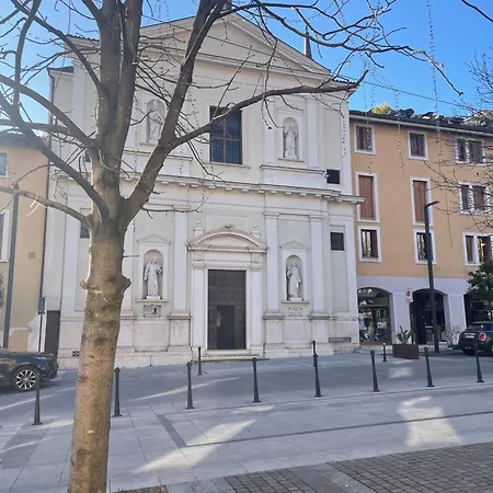 Casa Savoia 31 公寓 *